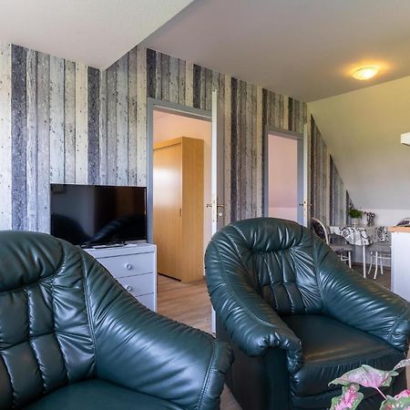 Bi-Uns-To-Hus Apartment Tönning Екстериор снимка