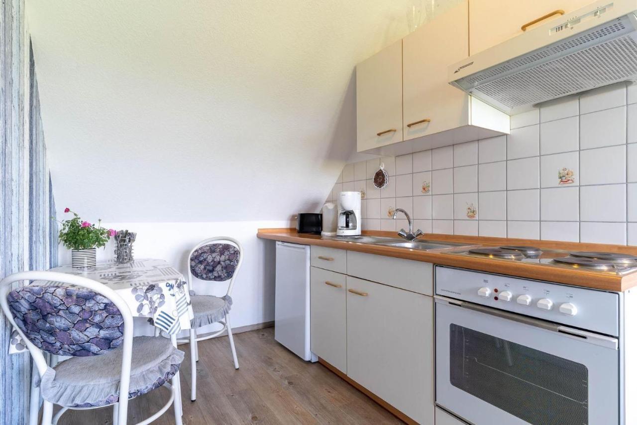 Bi-Uns-To-Hus Apartment Tönning Екстериор снимка